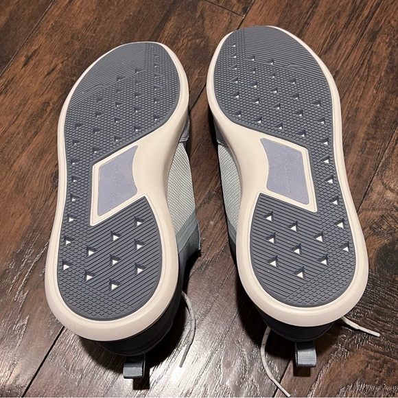 Wolf and Shepherd Crossover Victory Trainer shoes - Picture 5 of 8